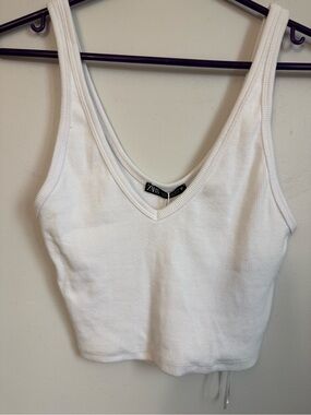 Zara White Ribbed V-Neck Crop Tank